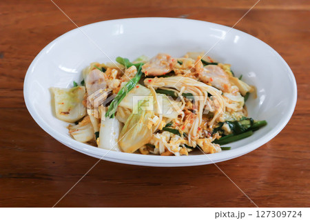 stir fried vegetable in oyster sauce or vegetable salad or sukiyaki 127309724