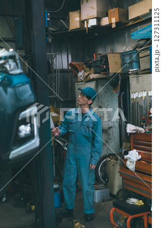 自動車整備士 127311125