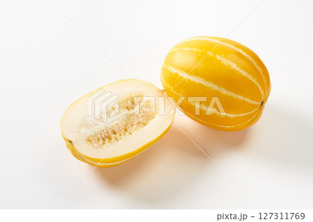 韓国の夏のフルーツ　チャメ（참외）のイメージ 127311769