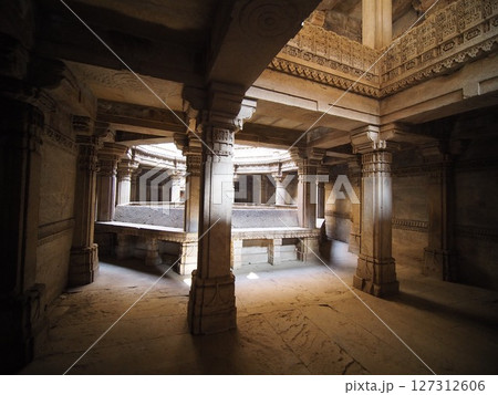 【2025年インド】最も美しいアダラジ階段井戸 127312606