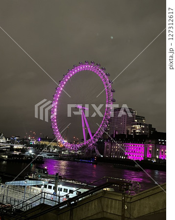 2023-2024 カウントダウン　ロンドン 127312617