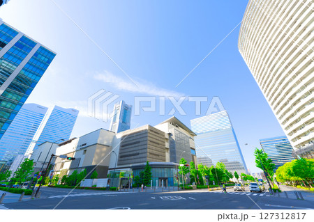 【神奈川県】5月・タワーマンションが立ち並ぶ、横浜みなとみらい 127312817