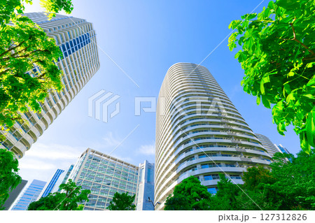 【神奈川県】5月・タワーマンションが立ち並ぶ、横浜みなとみらい 【神奈川県】5月・タワーマンションが立ち並ぶ、横浜みなとみらい 127312826