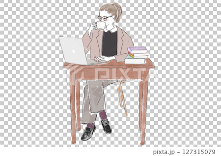 戴眼鏡的女士在辦公桌上使用筆記型電腦 127315079