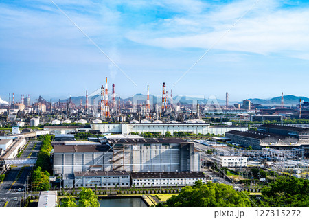 亀島山から見た梅雨の晴れ間の水島臨海工業地帯の風景14　　岡山県倉敷市 127315272