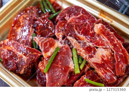 焼肉用の牛肉 焼肉用の牛肉 127315360