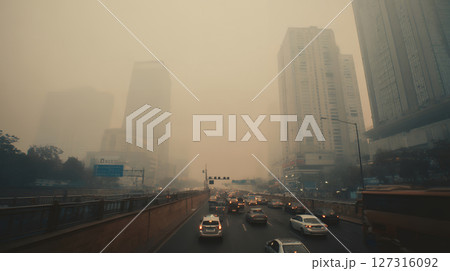 スモッグのかかった大都市の風景 スモッグのかかった大都市の風景 127316092