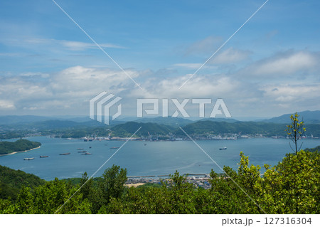 日本の広島県福山市の横島の美しい風景 127316304
