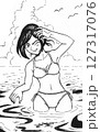 海で遊ぶ若い女性 127317076