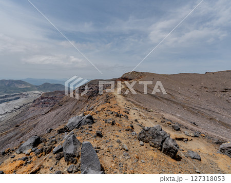 阿蘇山、中岳へ向かう登山道 阿蘇山、中岳へ向かう登山道 127318053