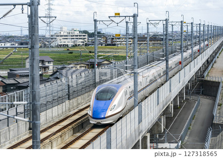 トレインパーク白山から眺める北陸新幹線 127318565