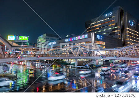大阪市 夜の天王寺駅前、阿倍野歩道橋 大阪市 夜の天王寺駅前、阿倍野歩道橋 127319176