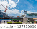 松戸駅東口より 駅ビルの再開発工事風景と行き交う人々 127320030