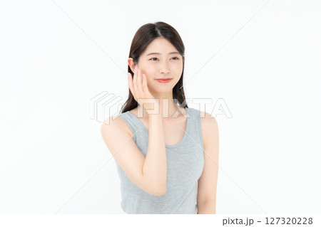 女性　ビューティー　スキンケア 127320228