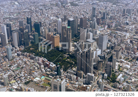 東京都渋谷区初台上空から新宿方向を空撮 東京都渋谷区初台上空から新宿方向を空撮 127321326