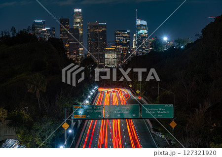 アメリカ ロサンゼルスの街並みと夜景 ダウンタウン アメリカ ロサンゼルスの街並みと夜景 ダウンタウン 127321920