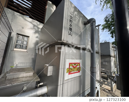 東京都内の公園の災害対策用トイレの緊急時用タンク 東京都内の公園の災害対策用トイレの緊急時用タンク 127323100