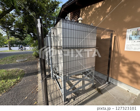 東京都内の公園の災害対策用トイレの緊急時用タンク 東京都内の公園の災害対策用トイレの緊急時用タンク 127323101