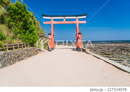 《宮崎県》青島の風景・青島神社の鳥居 127324076