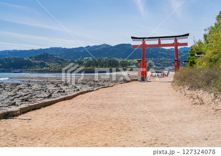 《宮崎県》青島の風景・青島神社の鳥居 127324078
