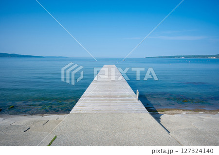 佐渡島 佐和田海水浴場 あめやの桟橋 佐渡島 佐和田海水浴場 あめやの桟橋 127324140