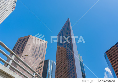 アメリカ　ロサンゼルスのダウンタウンの街並み 127325028