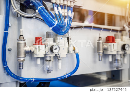 Compressed Air Filter Regulator Lubricator. 127327443