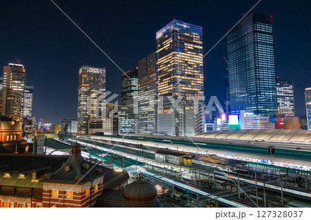 東京都 夜の東京駅 127328037