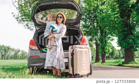Travel family. Road trip summer fun. Parents daughter suitcase nature. Travel family. Road trip summer fun. Parents daughter suitcase nature. 127333808