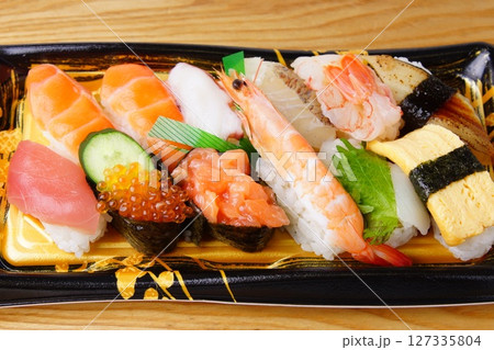 握り寿司弁当 127335804