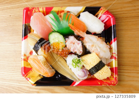 握り寿司弁当 127335809