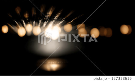 逆光できらめく幻想的な光 逆光できらめく幻想的な光 127338619