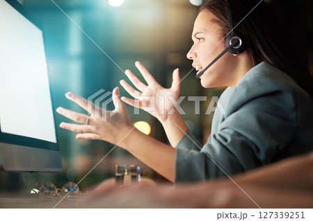 Angry, night call center and woman on computer screen in global virtual support, information technology glitch or 404 error mockup. Fail, stress or frustrated telecom consultant with software update 127339251