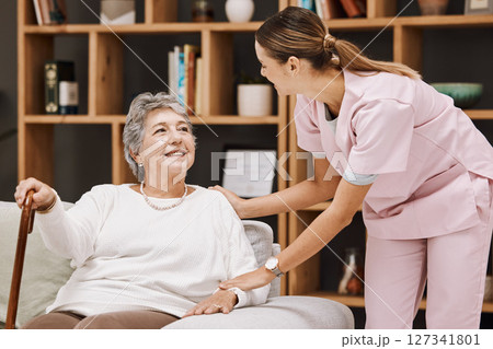 Nurse, woman and nursing home support, help and kindness for medical homecare service. Happy healthcare caregiver, trust and empathy for senior, elderly and retirement patient in rehabilitation house 127341801