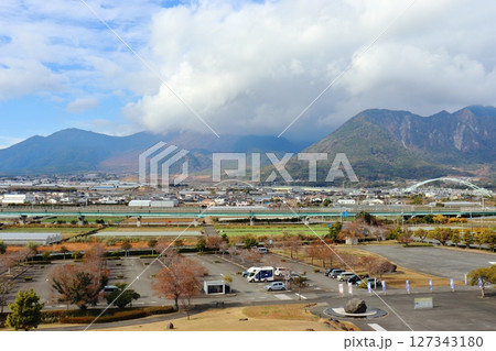雲仙普賢岳火砕流跡地と島原道路の高架(がまだすドーム) 雲仙普賢岳火砕流跡地と島原道路の高架(がまだすドーム) 127343180
