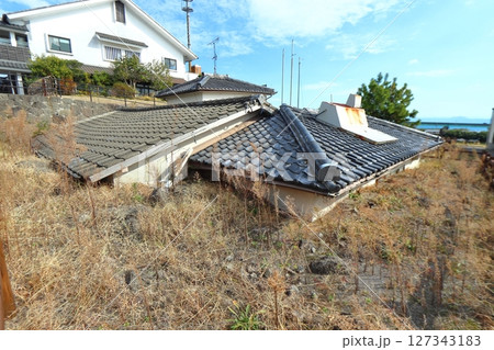 土石流で破壊・埋没した屋根（土石流被災家屋保存公園） 127343183