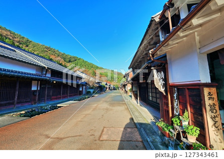 【福井県】快晴の若狭街道の宿場町「熊川宿」 【福井県】快晴の若狭街道の宿場町「熊川宿」 127343461