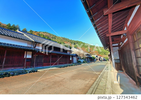【福井県】快晴の若狭街道の宿場町「熊川宿」 127343462