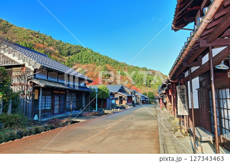 【福井県】快晴の若狭街道の宿場町「熊川宿」 【福井県】快晴の若狭街道の宿場町「熊川宿」 127343463