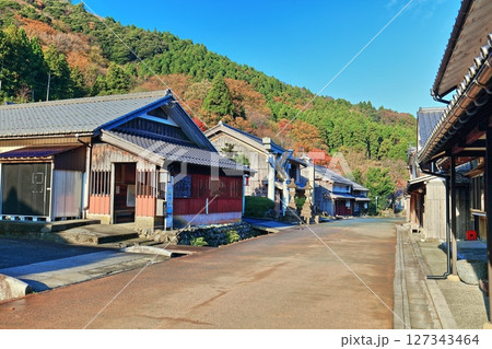【福井県】快晴の若狭街道の宿場町「熊川宿」 【福井県】快晴の若狭街道の宿場町「熊川宿」 127343464