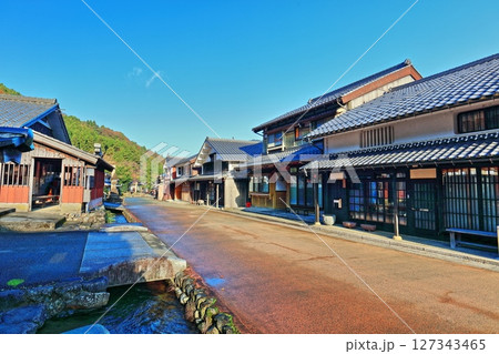 【福井県】快晴の若狭街道の宿場町「熊川宿」 127343465