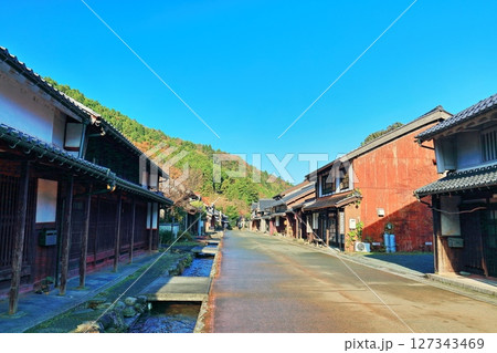 【福井県】快晴の若狭街道の宿場町「熊川宿」 127343469