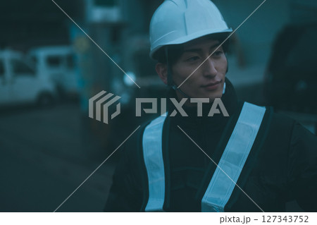 冬の警備員バイト 127343752