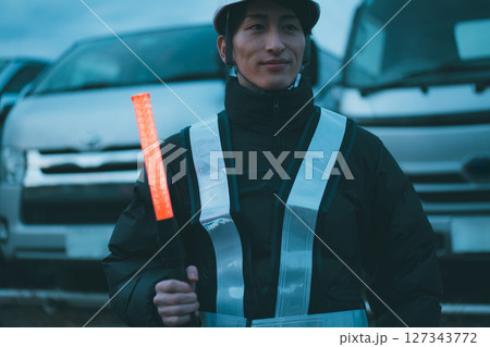 冬の警備員バイト 127343772