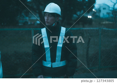 冬の警備バイト 127343805