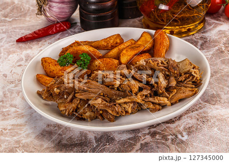 Baked shredded pork with potato 127345000