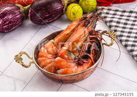 Boiled big king tiger prawn 127345155