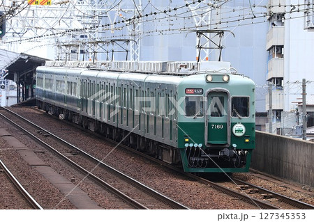 【南海】7100系＋10000系〜復元塗装〜 特急「サザン」（南海本線：新今宮〜なんば） 127345353