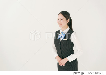 制服を着た女性 127348429