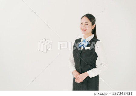 制服を着た女性 127348431
